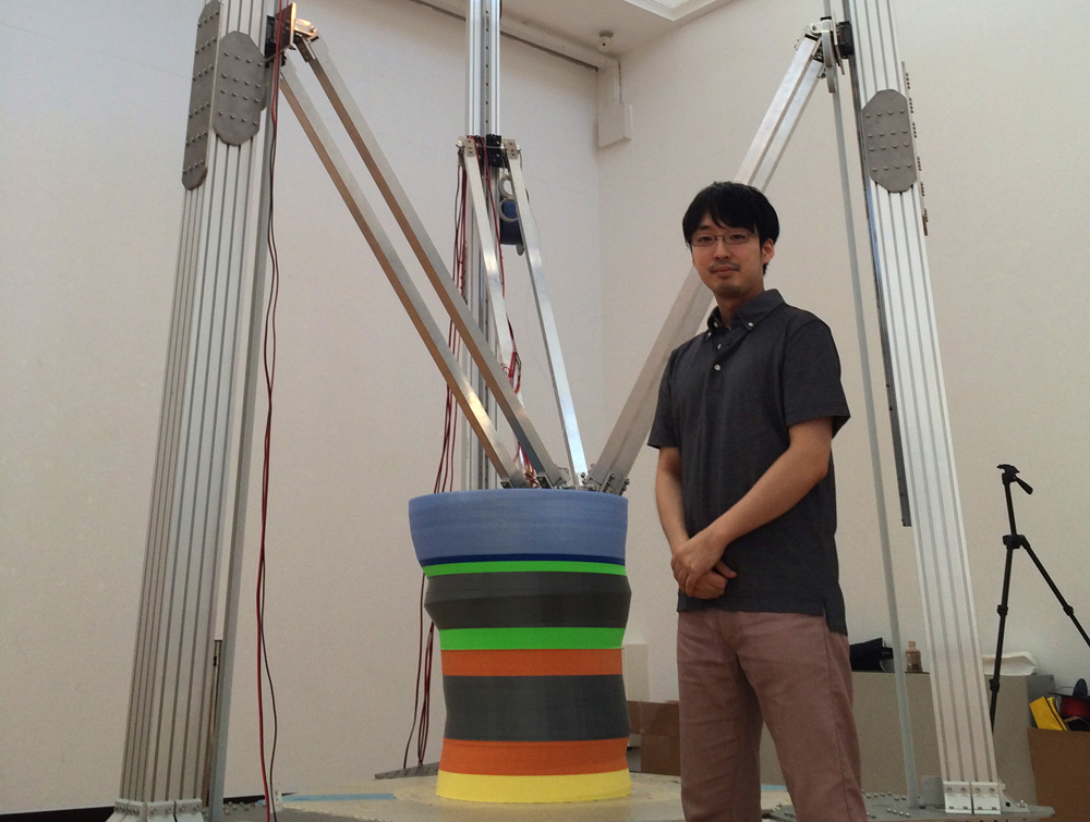 Genkei代表の加藤大直さんが設計した巨大３Dプリンター