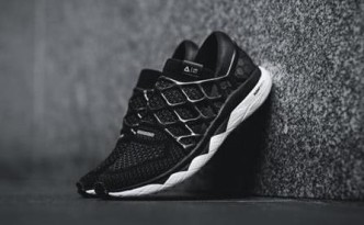 ￼リーボック「Liquid Floatride Run」