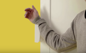 腕の力で開けられる　出典：thisables